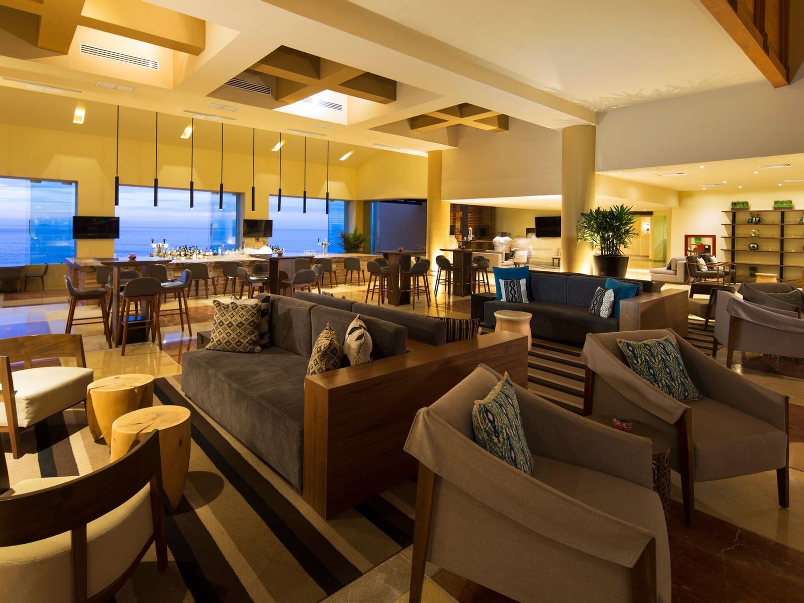 Lobby Bar at Grand Fiesta Americana Los Cabos All Inclusive Golf and Spa