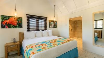 Cozy bedroom with king bed & modern interior in Penthouse at Amsterdam Manor Beach Resort