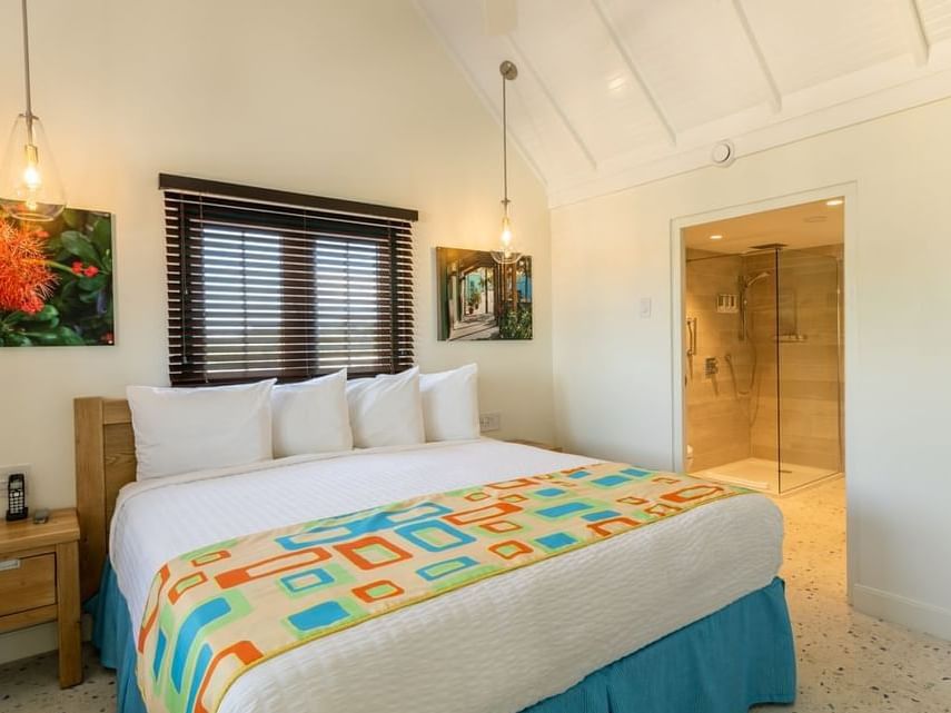 Acogedora habitación con cama king e interior moderno en el Penthouse de Passions on the Beach