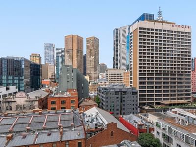 Student Living on Lonsdale - View