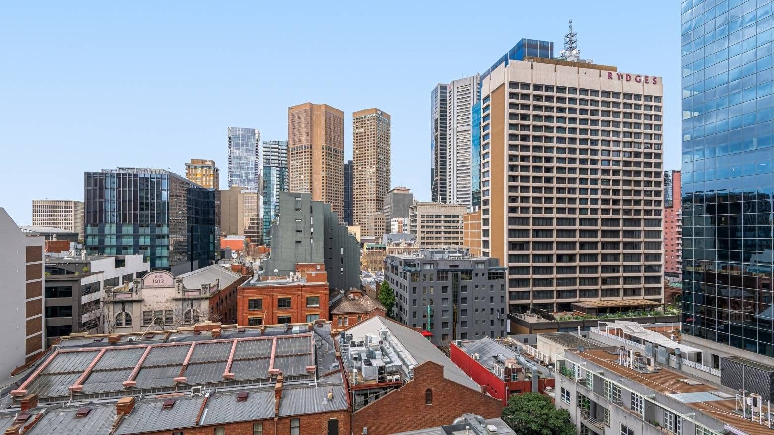 Student Living on Lonsdale - View