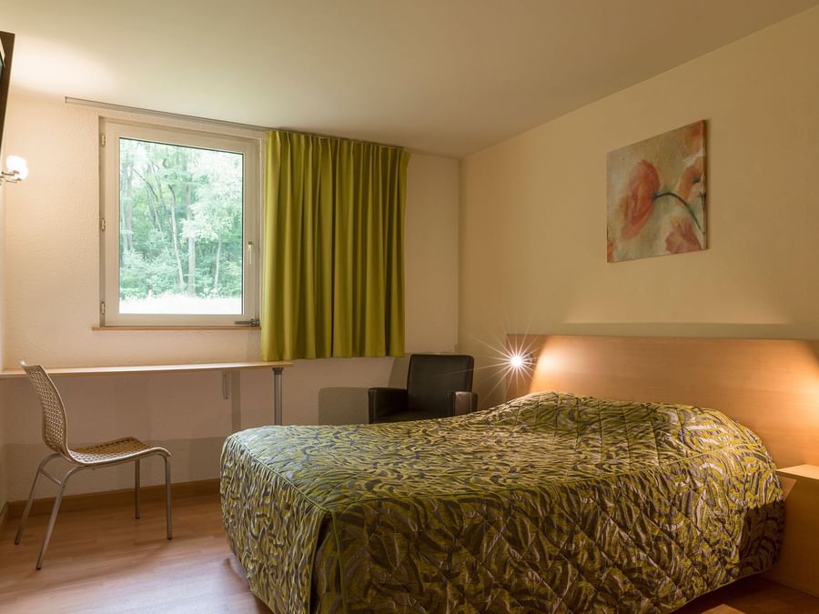 A view of the standard double room at the Originals Hotels