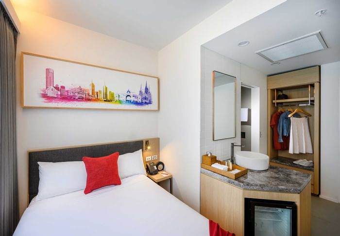 Double Bed Ibis Melbourne Central
