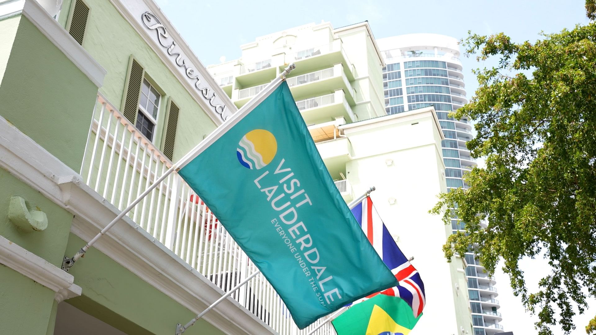 Visit Lauderdale flag used at Riverside Hotel Fort Lauderdale