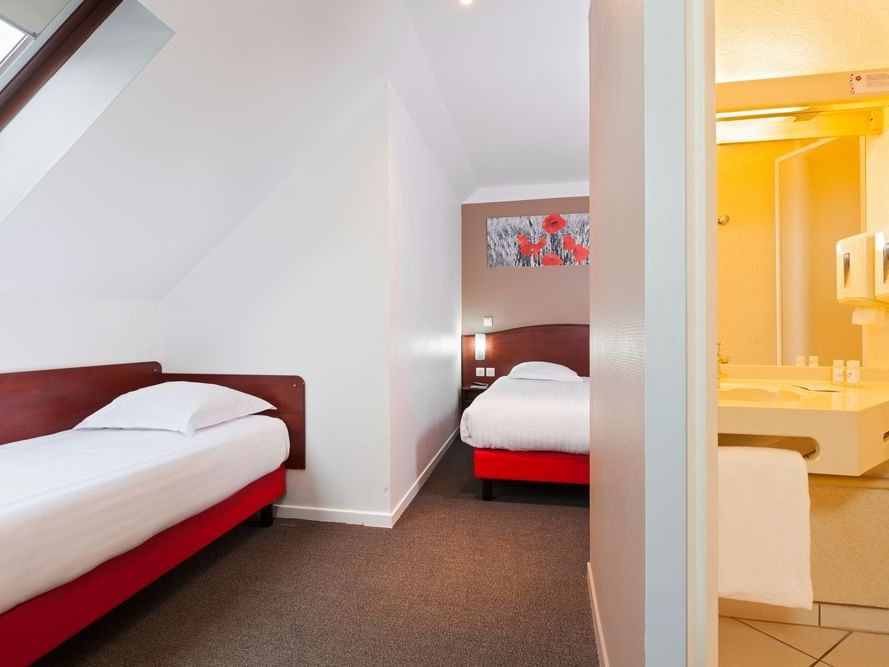 Comfort 3 beds at The Originals Hotels