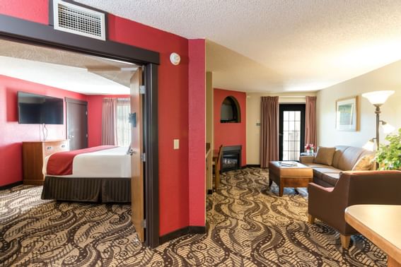 A single room suite at Elegante Lodge & Resort Ruidoso