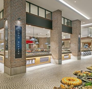 Titanic Deluxe Golf Belek Ana Restoran – İç Mekânda Zengin Açık Büfe Deneyimi