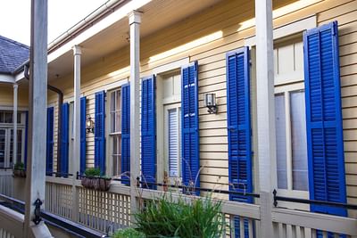 Exterior view of the room balconies at Andrew Jackson Hotel