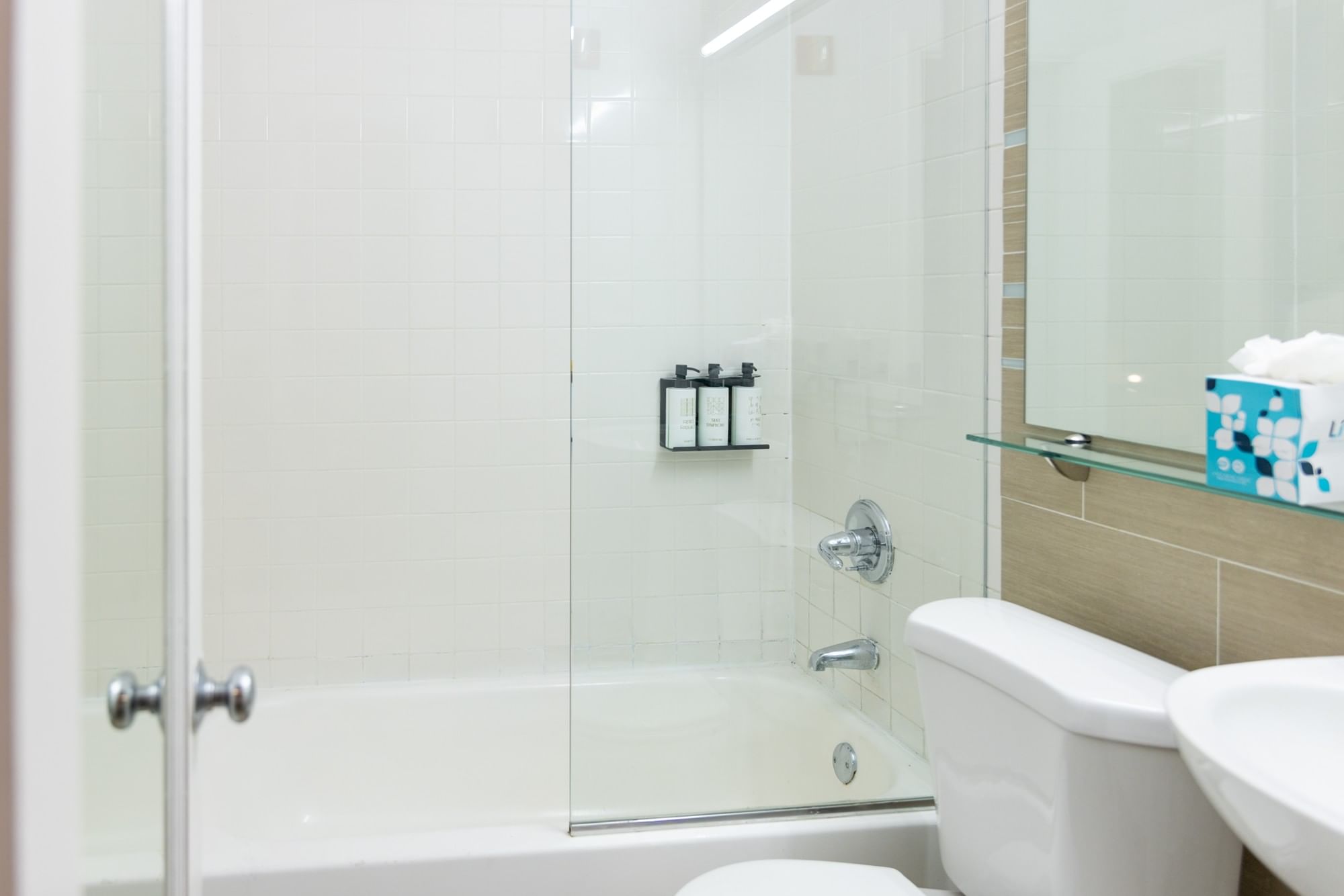 Crest Hotel Suites — photo 31 of 60