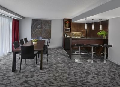 Dining & kitchen area in Onyx Suite at Matrix Hotel