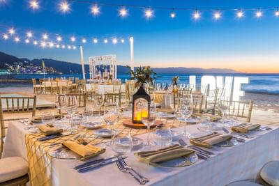 Boda frente al mar en el atardecer