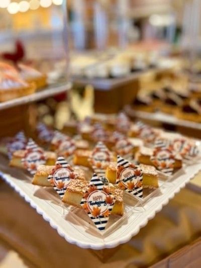 A display of Thanksgiving-themed desserts at the Rosen Shingle Creek Thanksgiving Day buffet.