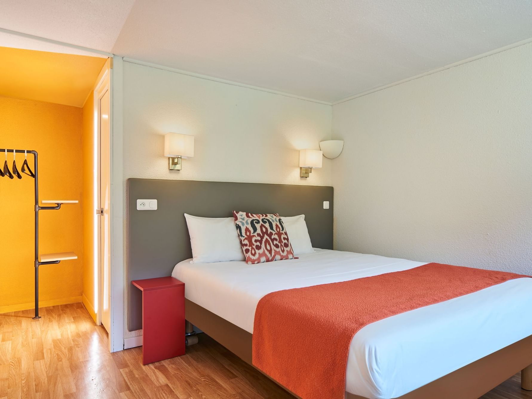 Modern Double Room at The Originals City, Hôtel A Pic, Cherbourg