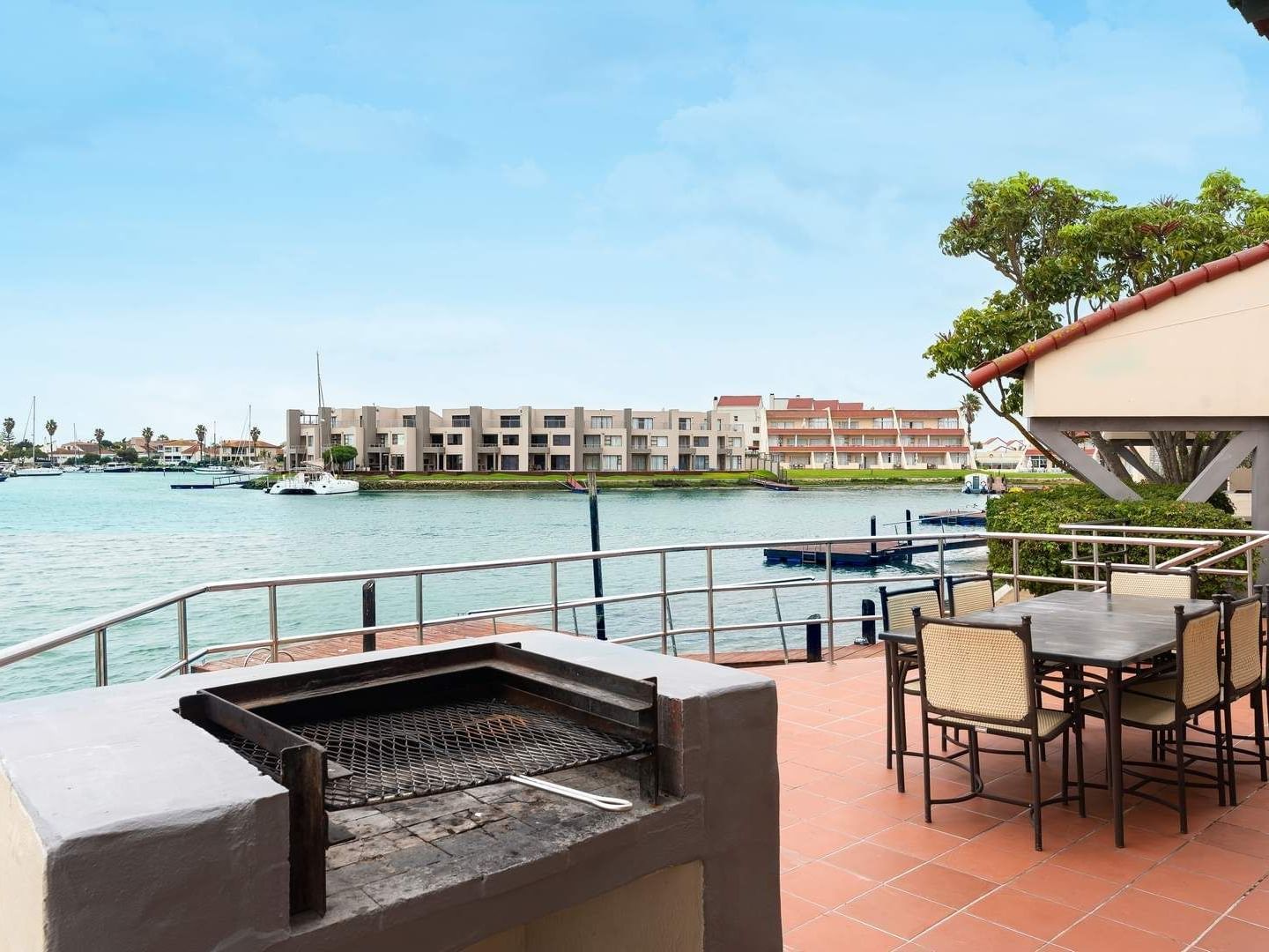 2Bedroom Superior Chalet Port Owen Marina