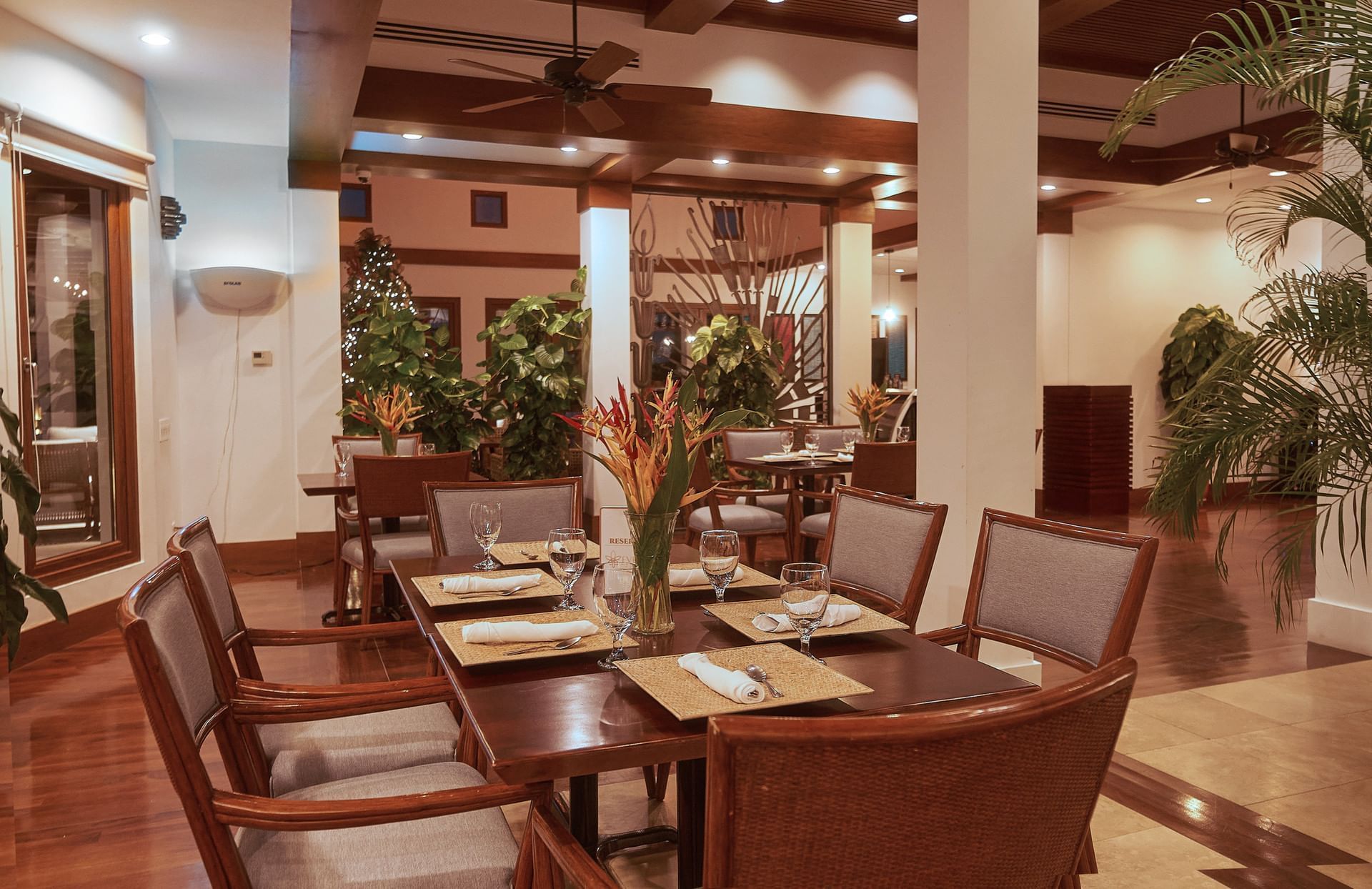 Roatan Restaurants Las Verandas Hotel and Villas