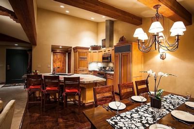 1-Bedroom Suite Dining Room