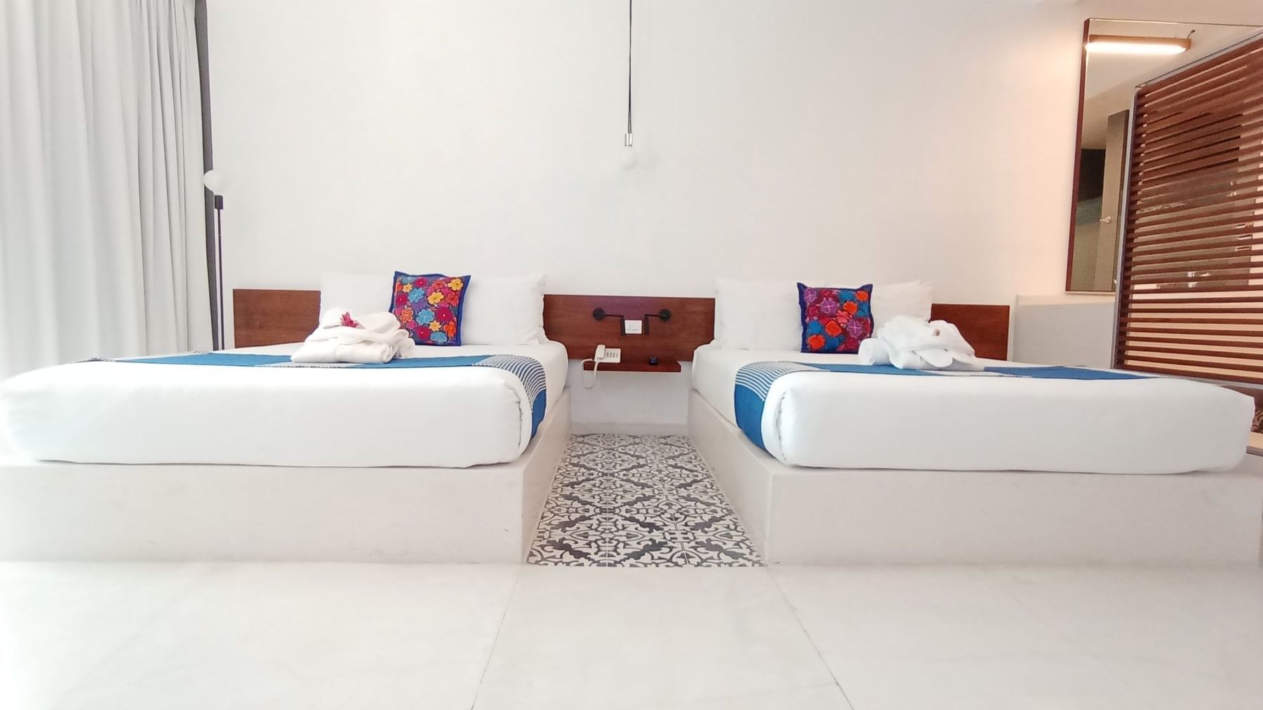 2-queen beds in Deluxe Room at Cuernavaca Curamoria Collection