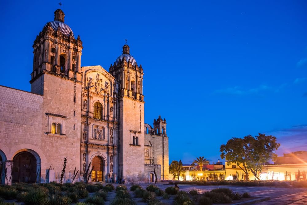 Catedral Metropolitana de Oaxaca cerca de Fiesta Inn