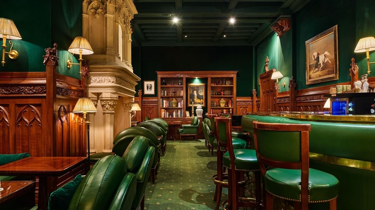 Interior view of Duke's Bar at Westminster Warwick Paris