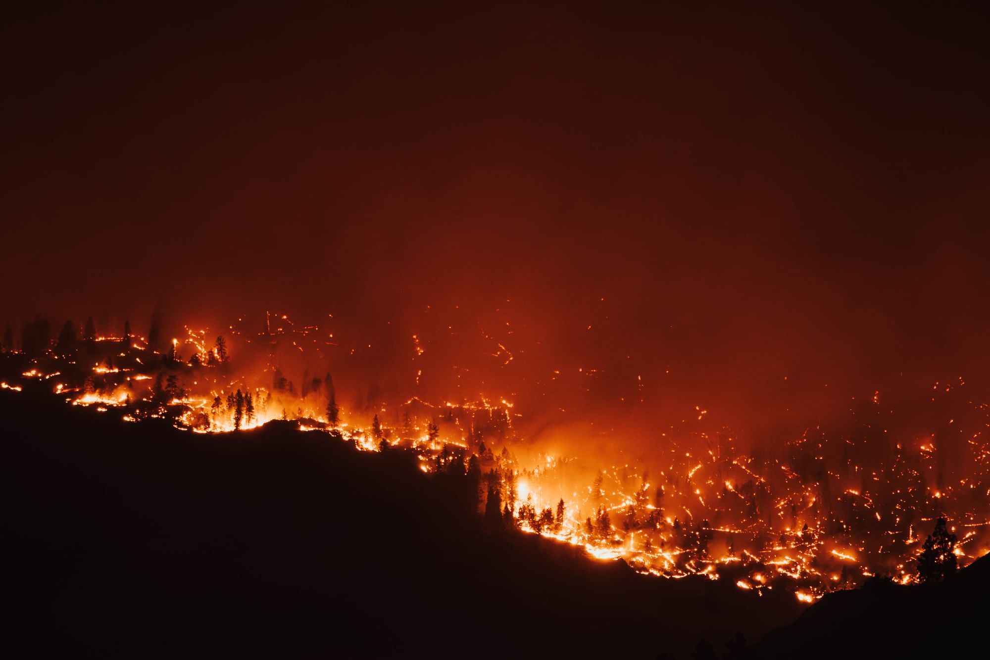 Distant view of Wildfire near Hotel Eldorado