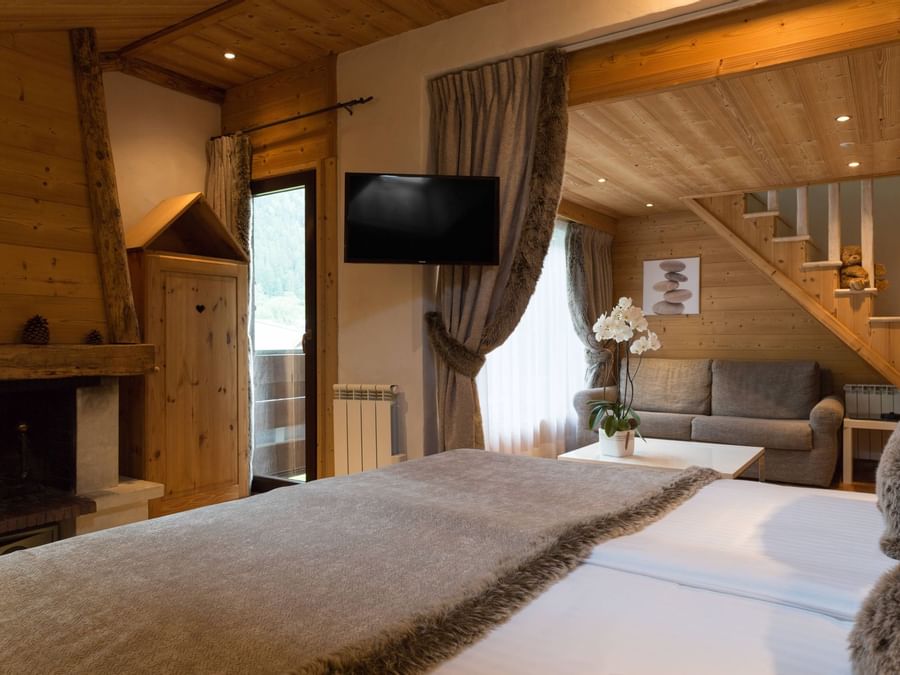 Interior of the Superior Room at Chalet-Hotel La Chemenaz