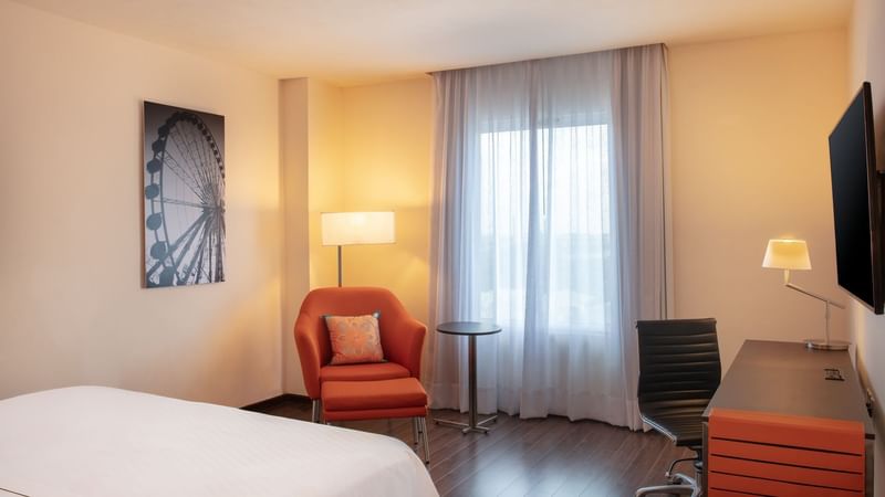 Interior of the Superior king at Fiesta Inn Monterrey Fundidora