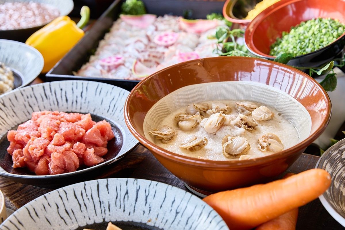 山わさびとろろであえた小さなほたて刺し