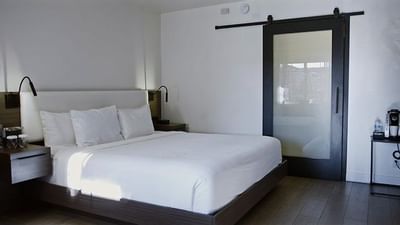Large bed in King ADA Room at The Nest Palo Alto