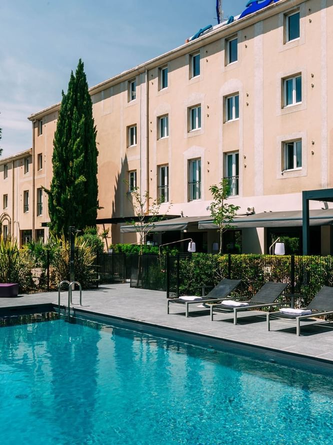 Exterior view of hotel & pool at Escale Oceania Aix-en-Provence