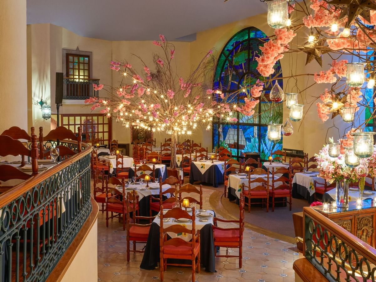 Comedor interior en La Joya en Grand Fiesta Americana