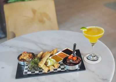 Mingles Bar & Lounge