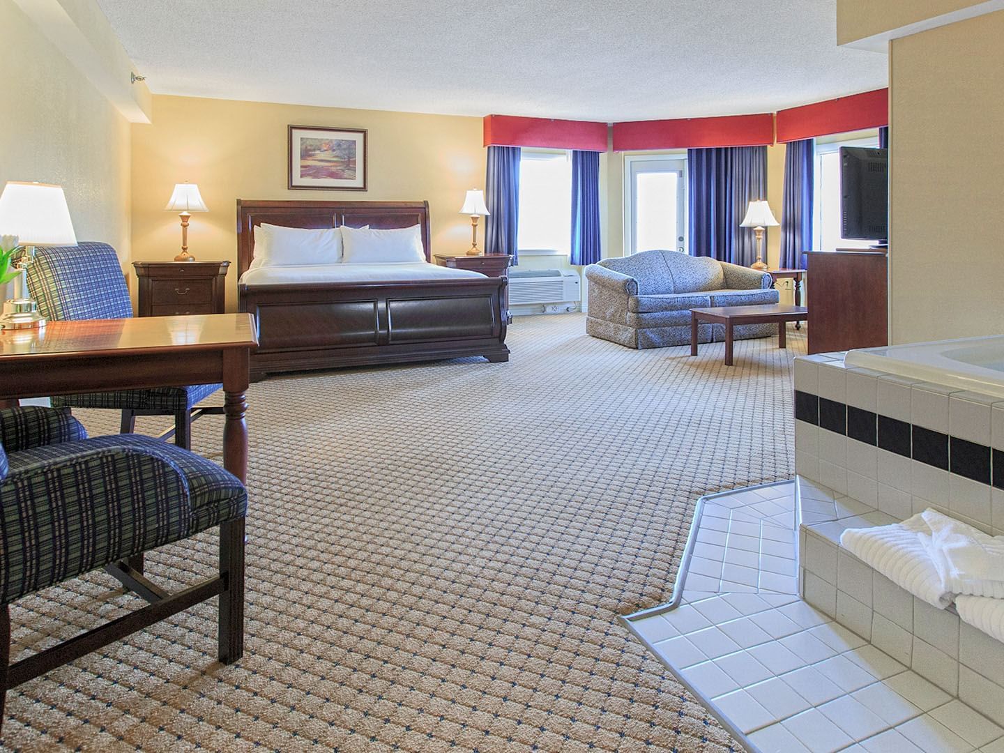 Bedroom arrangement in Honeymoon Suite at Music Road Resort