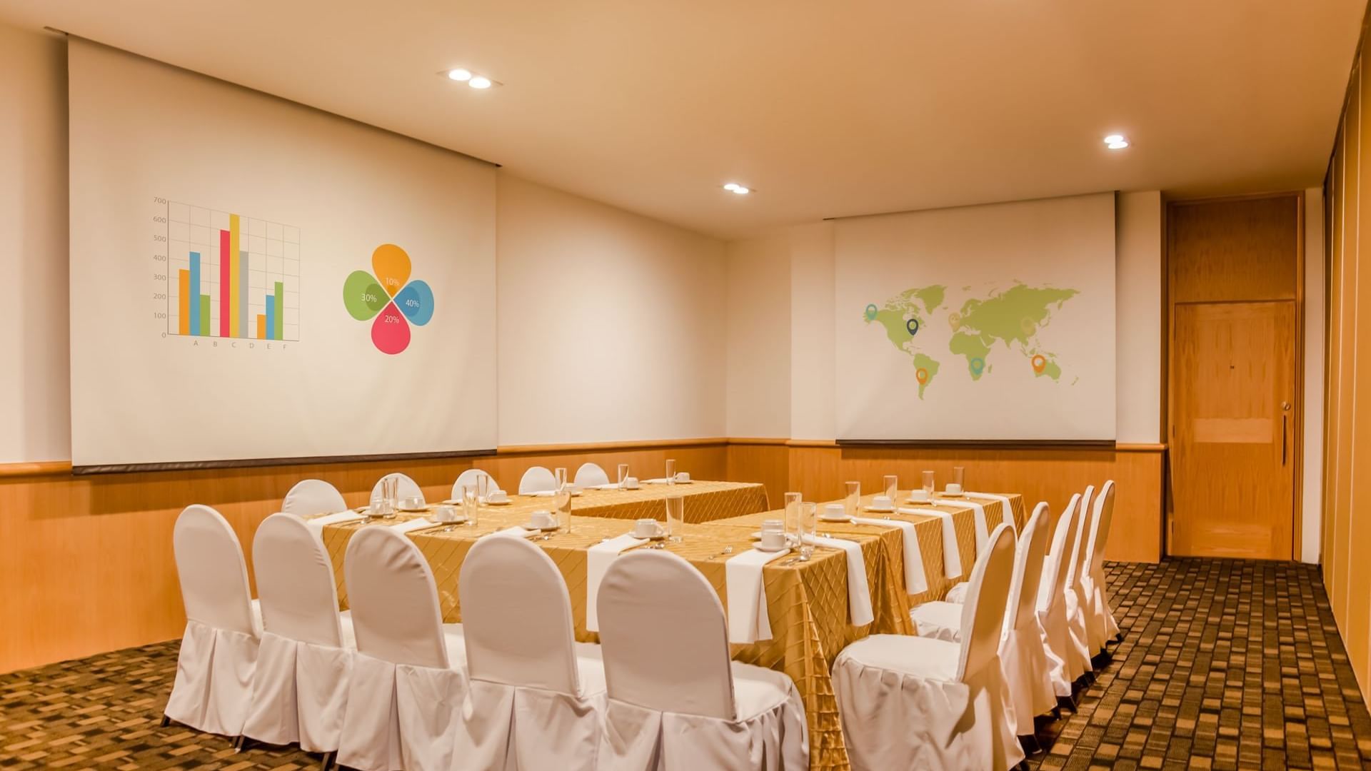 68602881_Meeting Room_5374x3583_result