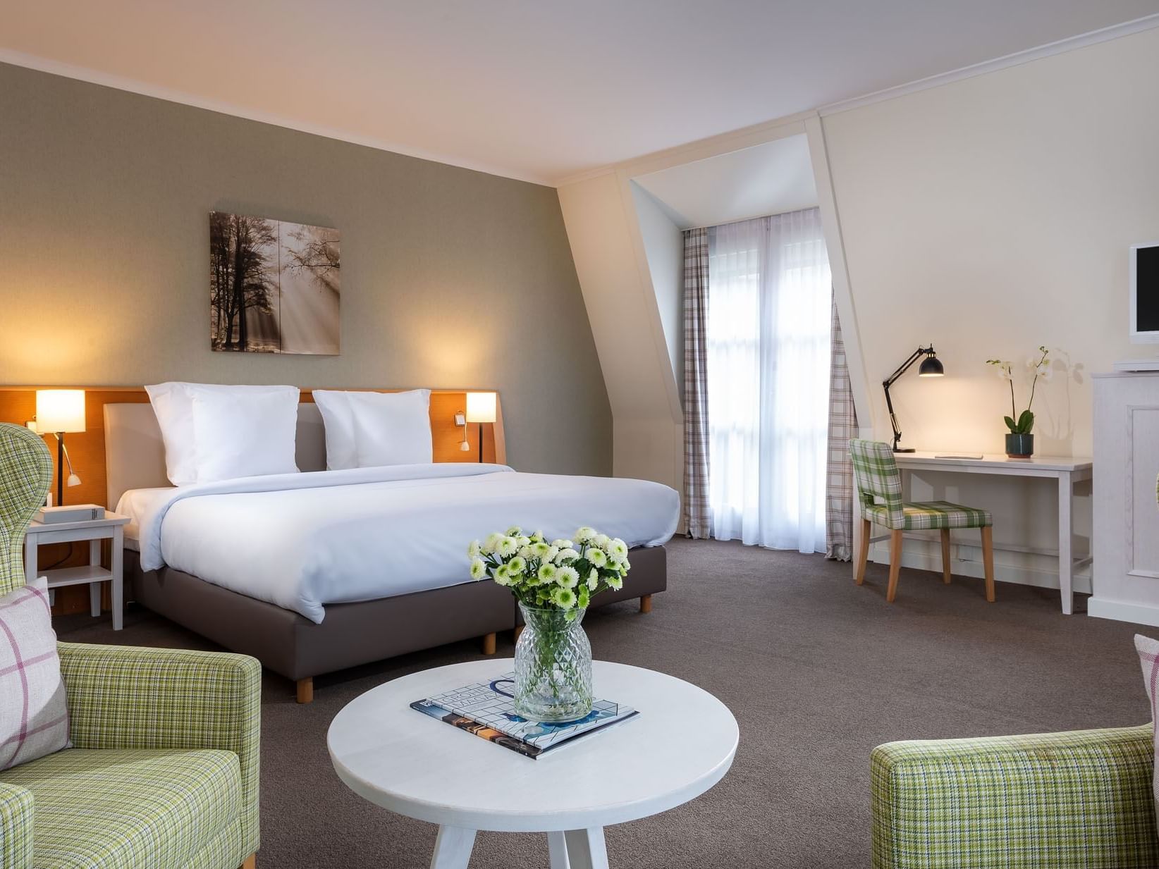 King bed in junior suite at Precise Resort Bad Saarow