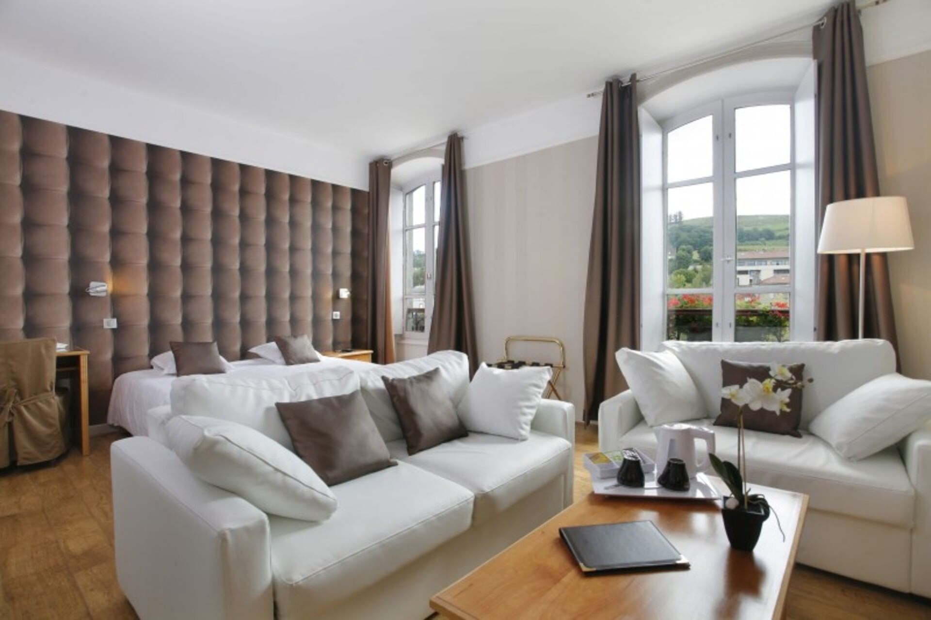 A room at the Grand Hôtel Saint-Pierre with one bed
