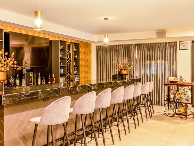 Barján Cocktail Lounge bar counter, Fiesta Americana Travelty