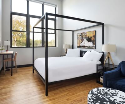 canopy bed