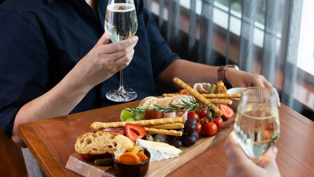 Sen5es Restaurant and Wine Bar shared cheeses and wines