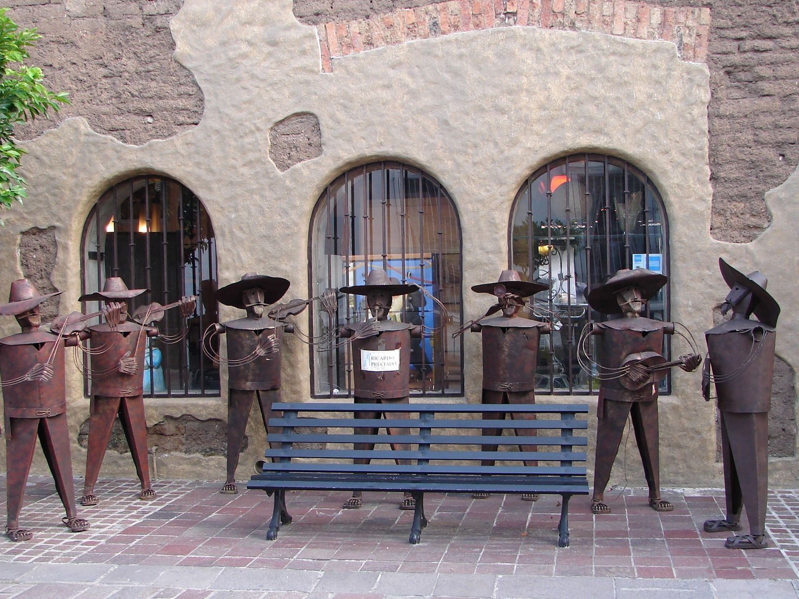 Models of soldiers, Plaza De Los Mariachis, Hotel Guadalajara