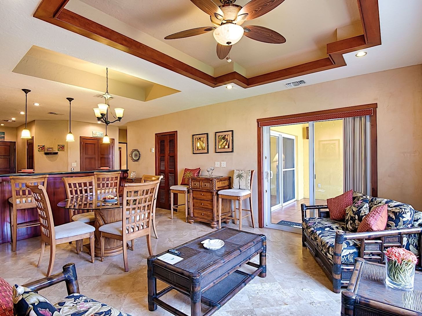 The living room of 2-Bedroom Beachfront at Infinity Bay Resort