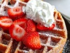 WAFFLE & FREE HOT DRINK