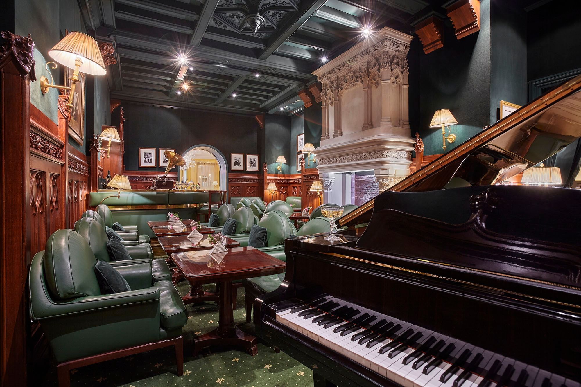 Piano du Duke’s Bar à l’Hôtel Westminster Warwick Paris