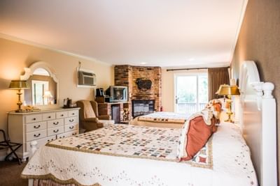Queen Premium with fireplace