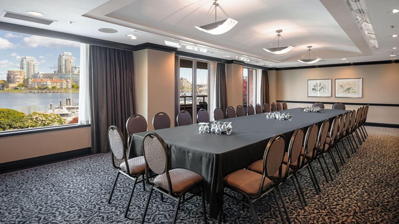 Meeting room with chairs and tables
