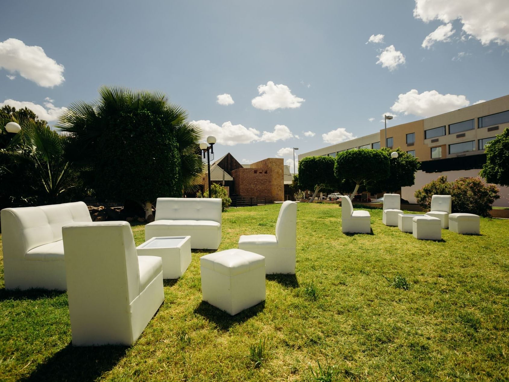 Garden venue area outdoor with lounge at Araiza Hermosillo