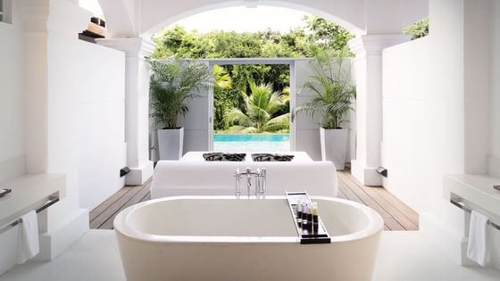 Bathtub in Couple Suite with Pool Access at Amara Sanctuary