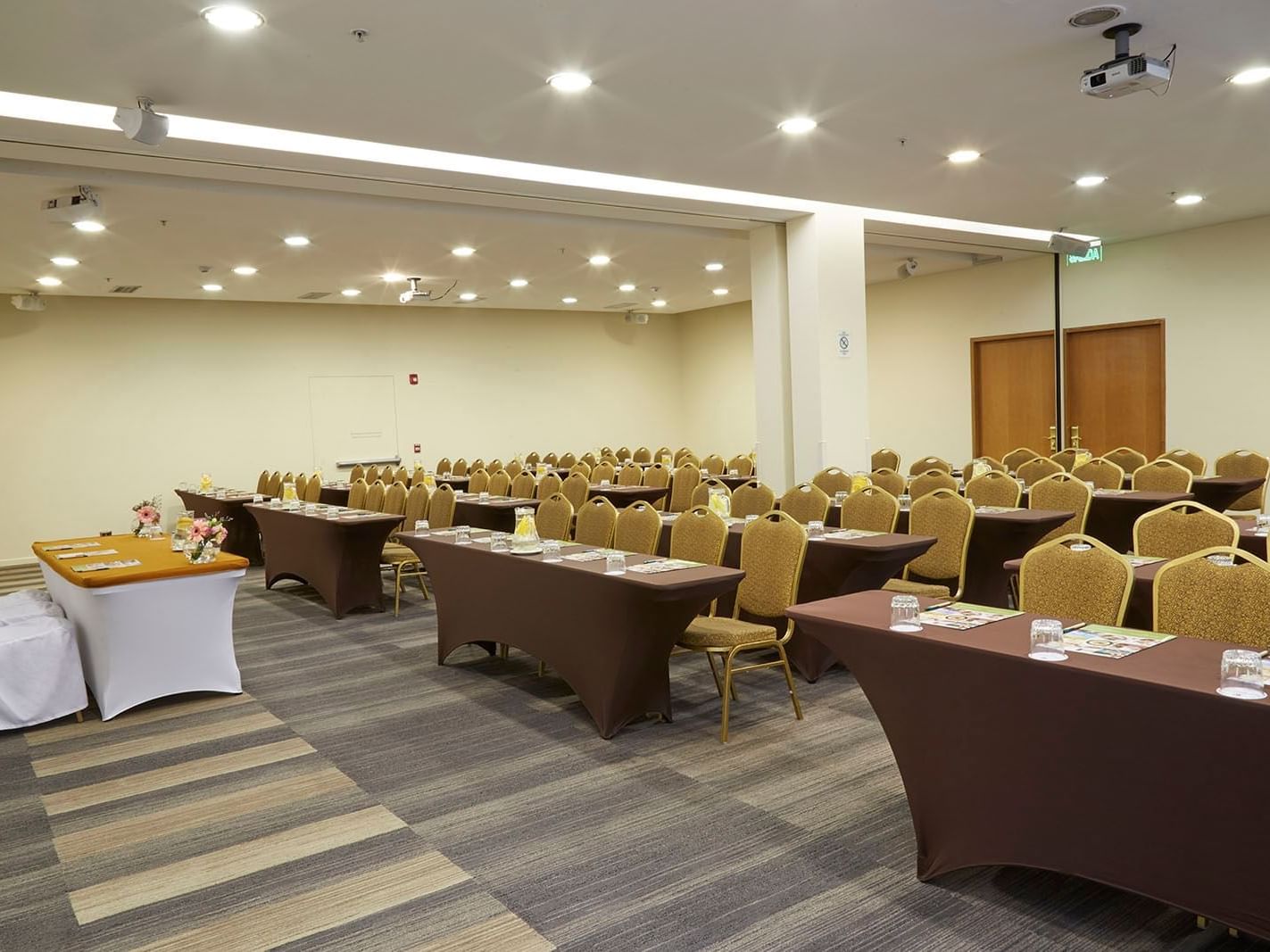 Classroom setup in Parama Full Room at Hotel Torremayor Lyon