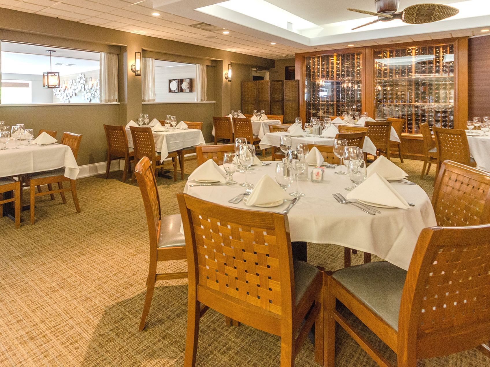 Interior of Restaurant 105 at ICONA Hotel Windrift