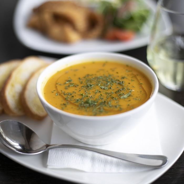 Dining options at Ibis Sydney Airport 