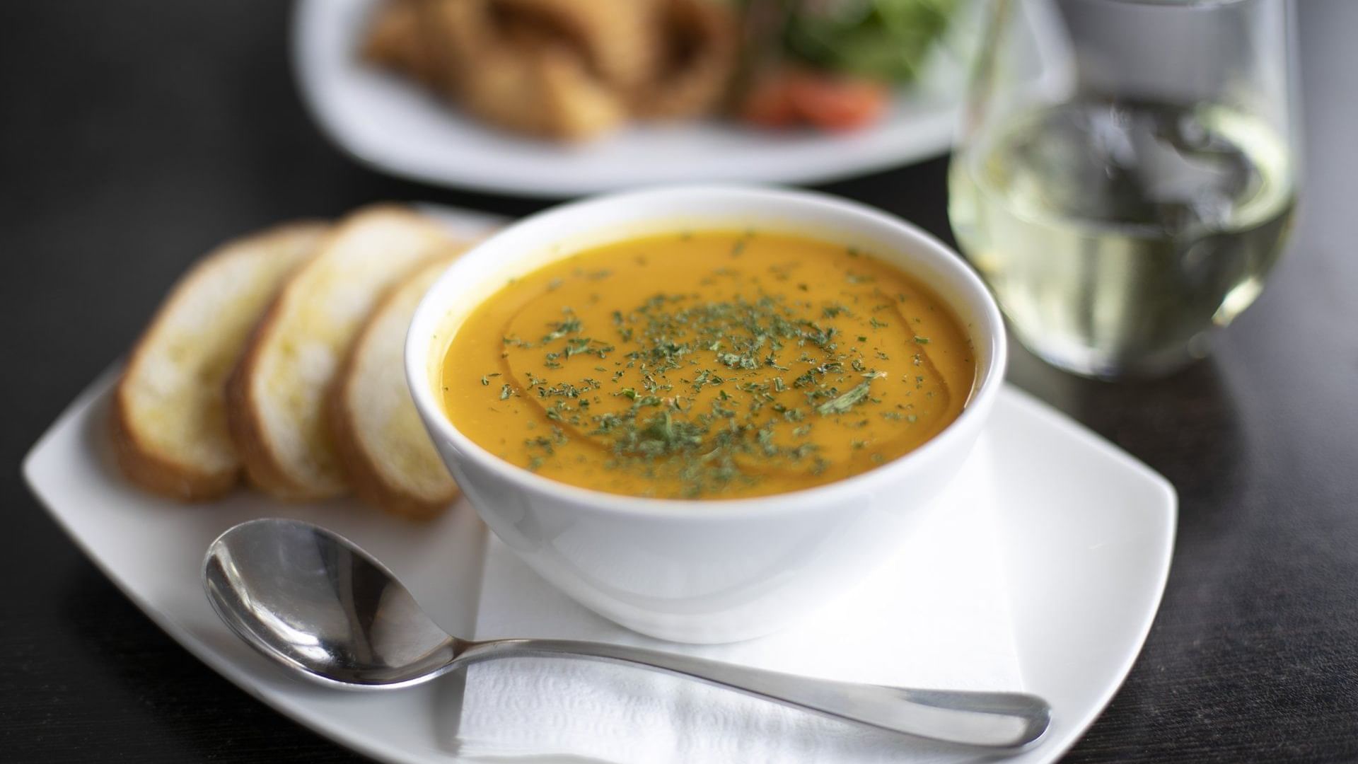 Dining options at Ibis Sydney Airport 